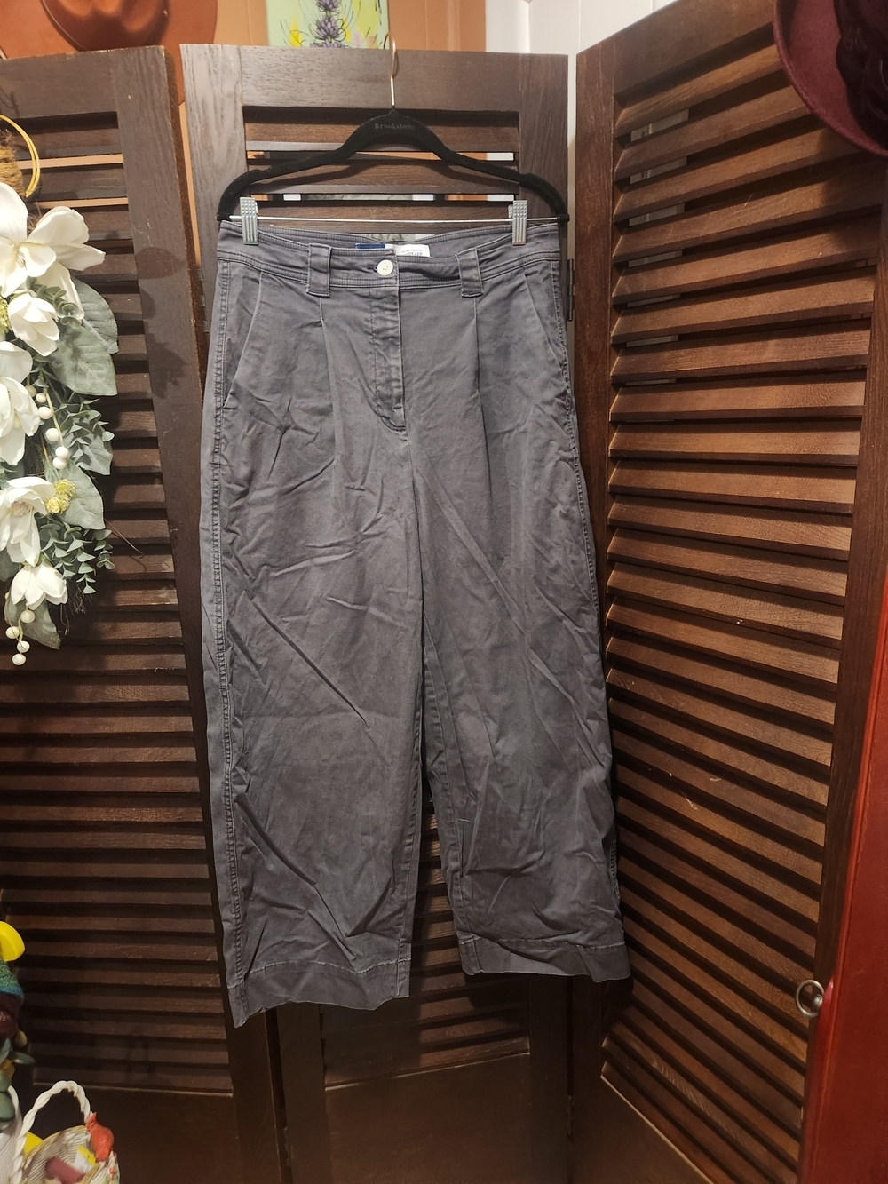 Old Navy Wide-Leg Pants in Charcoal Gray